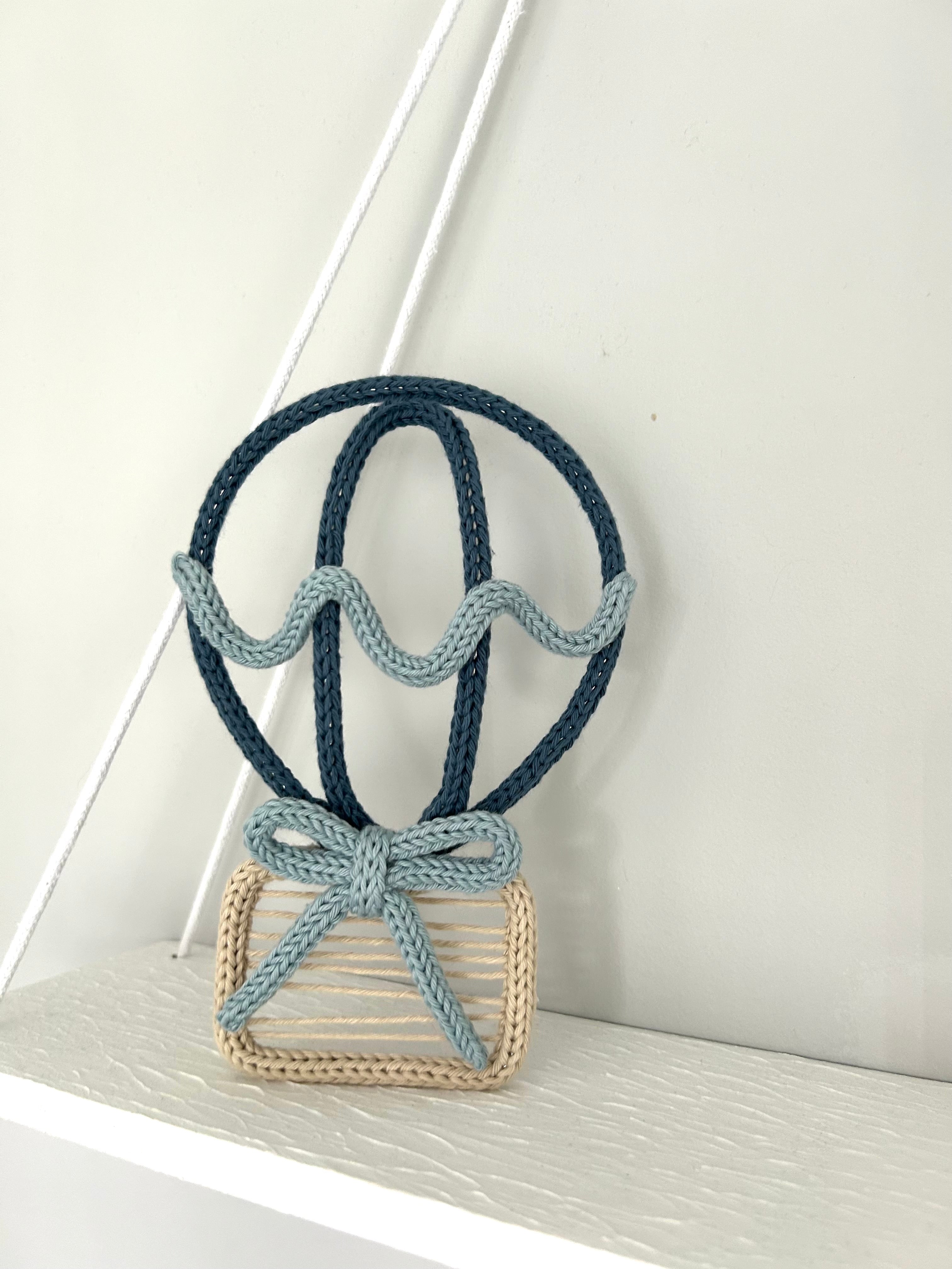 Knitted Hot Air Balloon – Loops and Lace