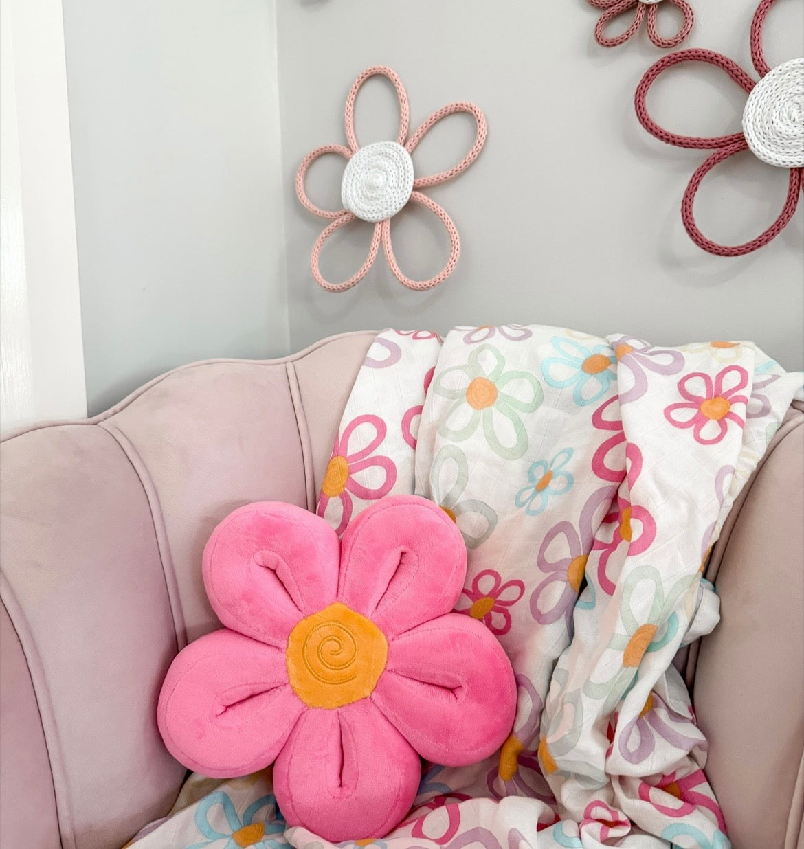 Exclusive Daisy Cushion