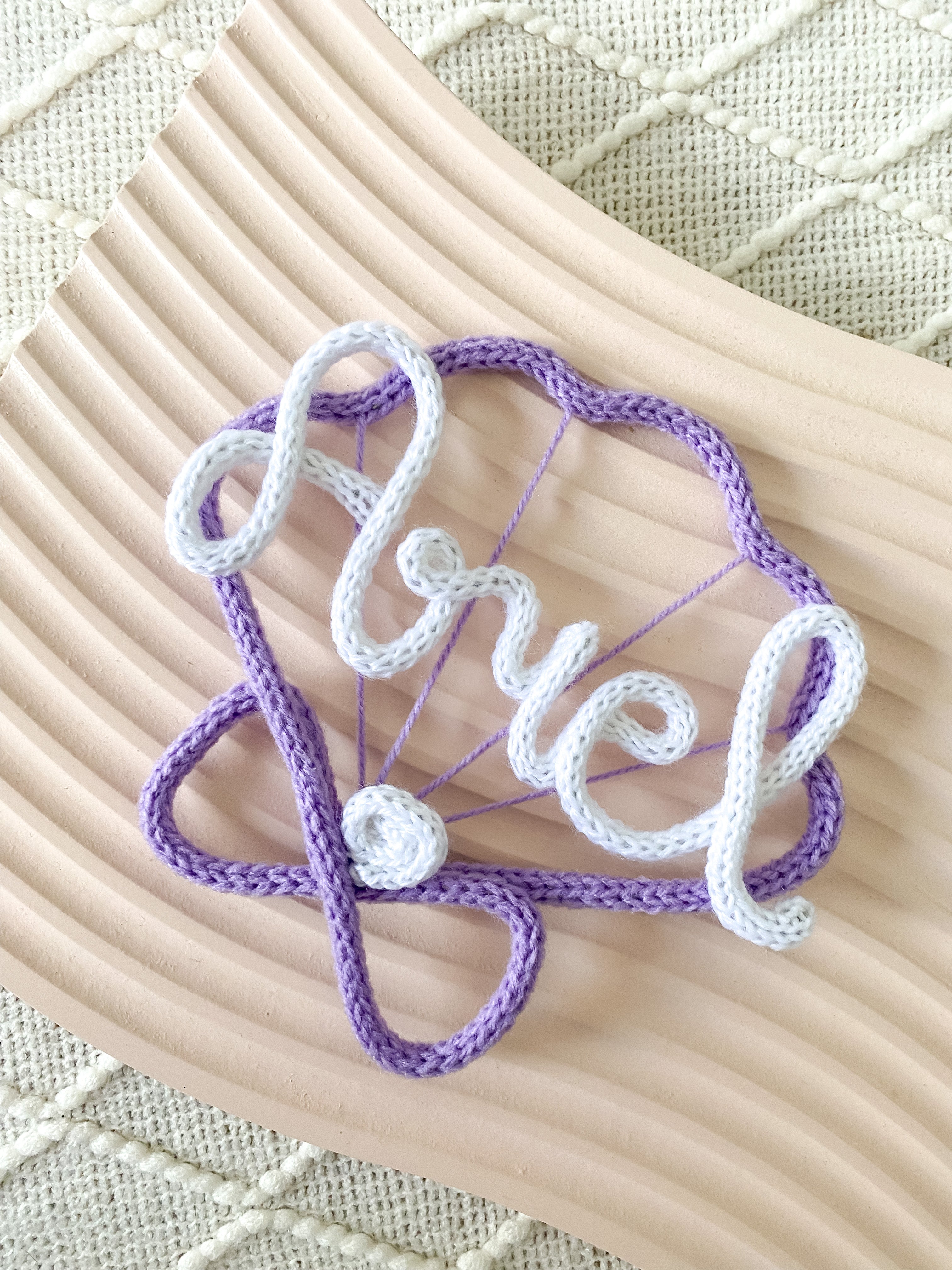 Personalised Clam Shell – Loops and Lace